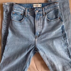 Abercrombie High Rise Slim Straight Jean